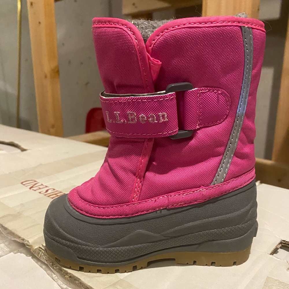 Toddler girl LL Bean size 6 snow boots